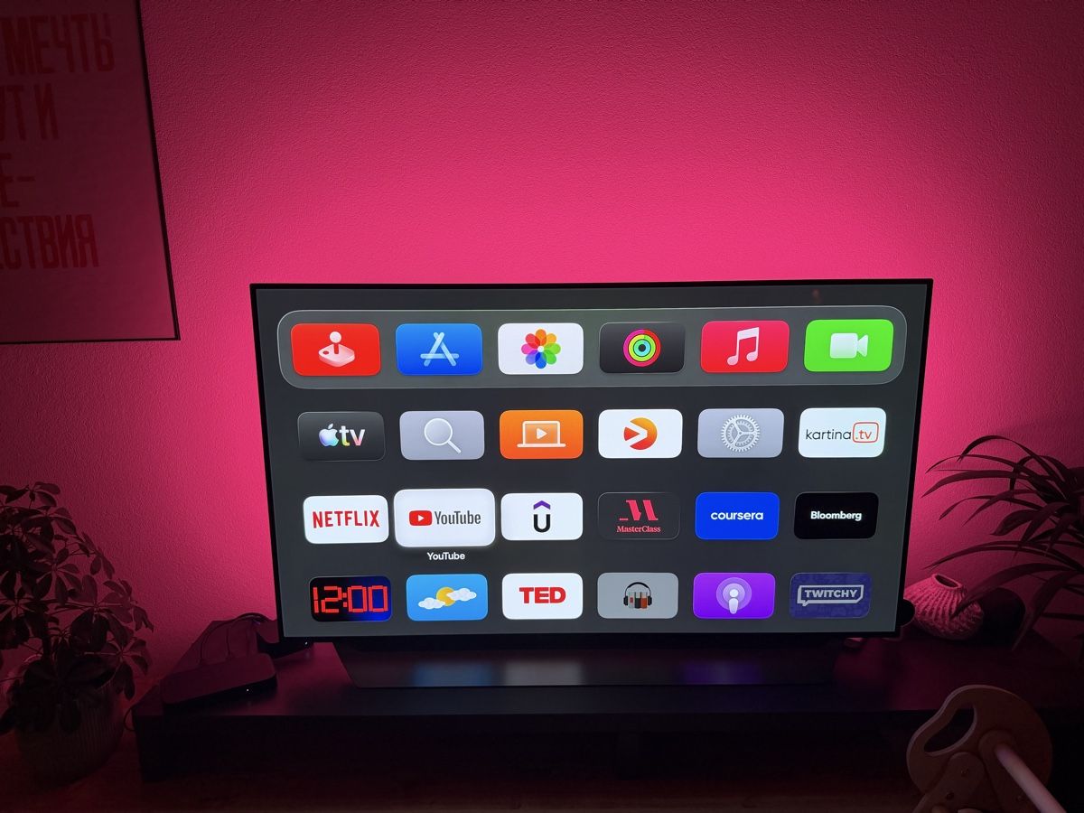 LG Televisori: LG OLED TV + hue light – Usato da Zürich venduto da fed_l87t 1