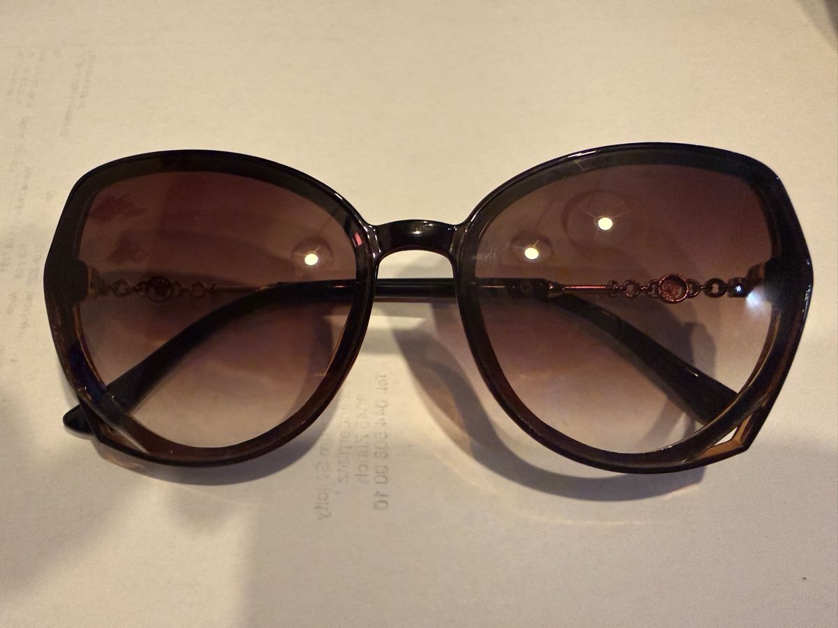 Occhiali & Lenti: Sunglasses – Nuovo (secondo la descrizione) da Zürich venduto da Yuece