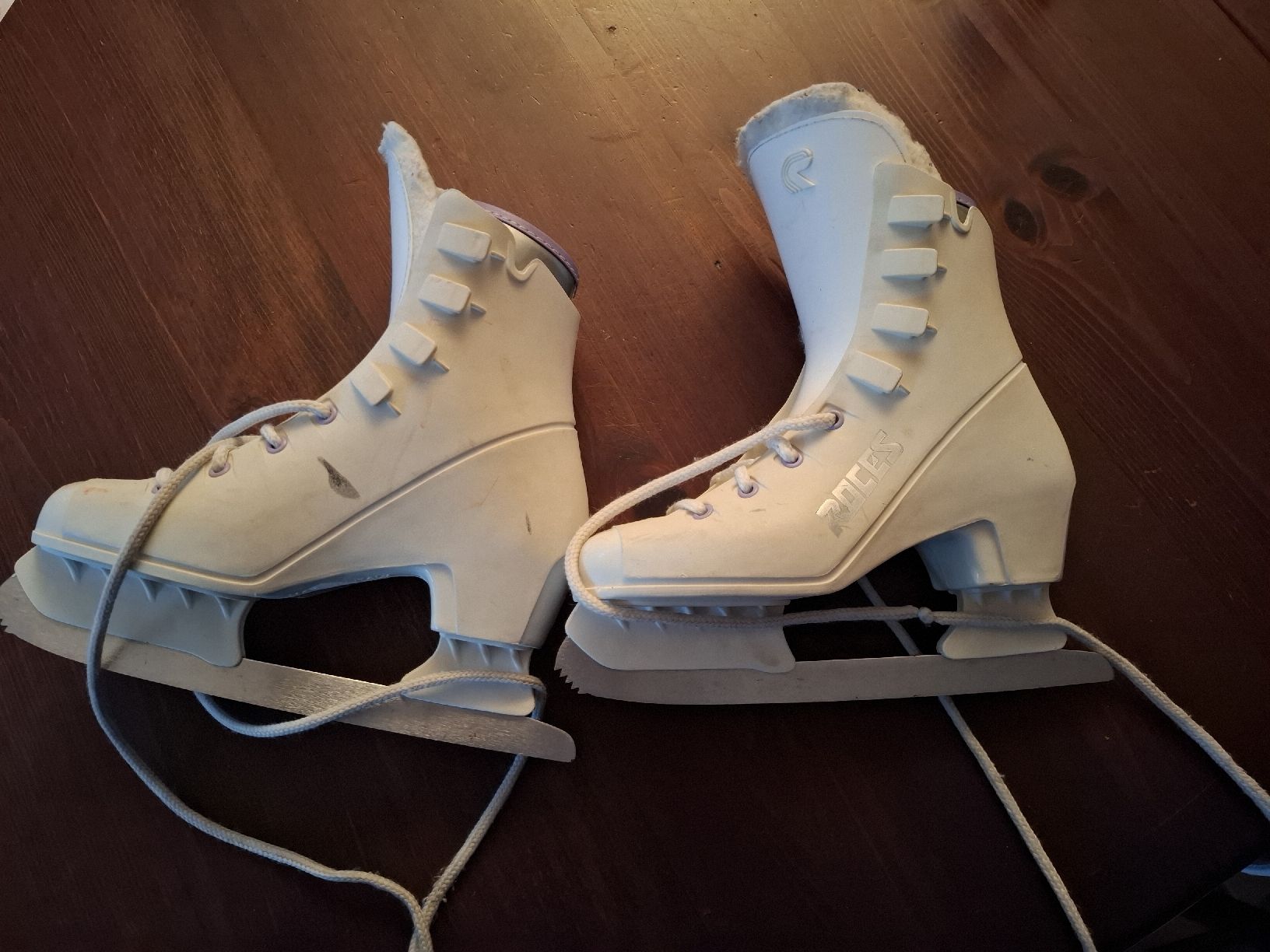 Patins à glace: Schlittschuhe Gr 34 – D'occasion à Hätzingen par Snoopi84 2