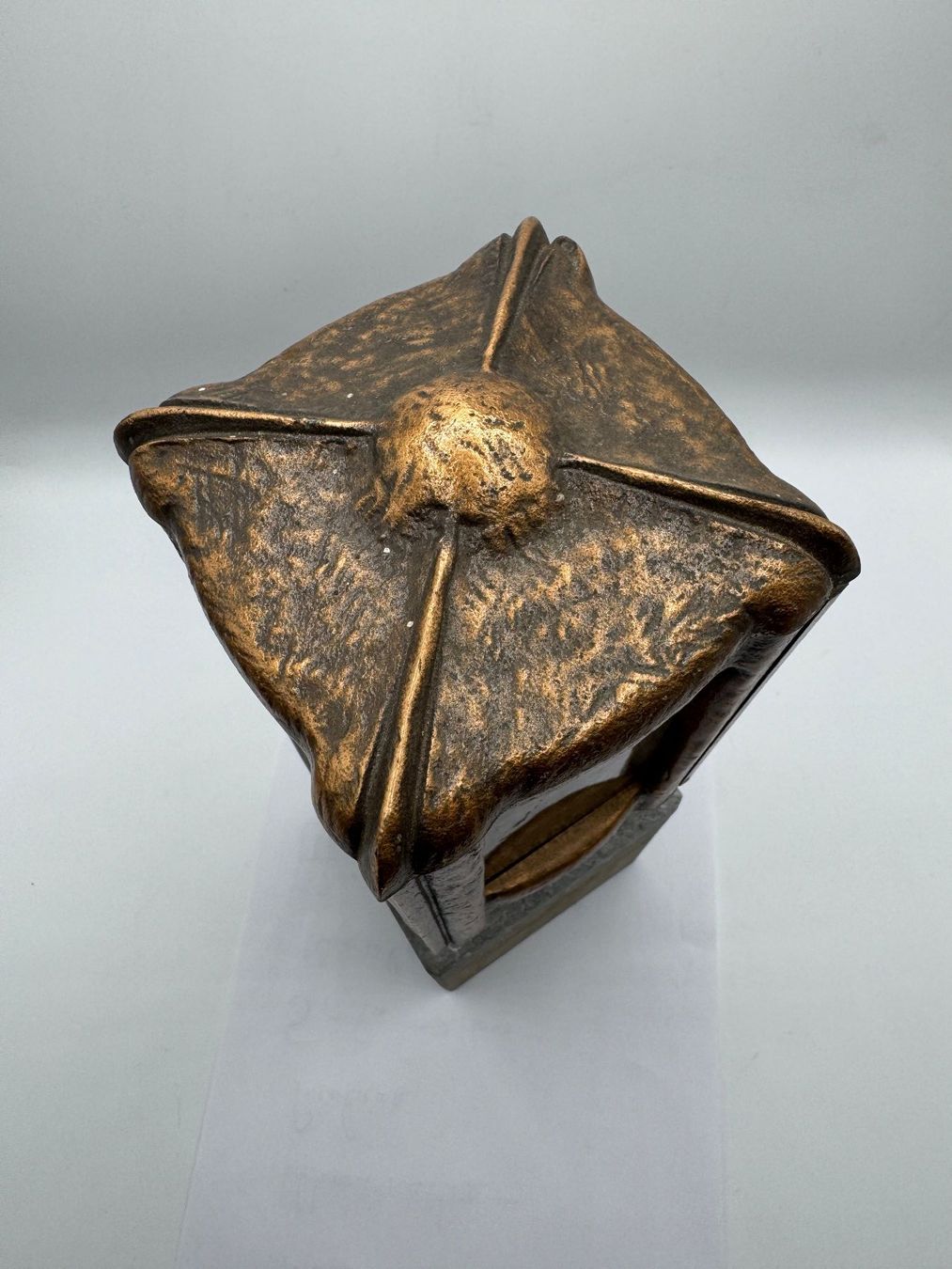 Lanterne: Laterne aus Bronze mit Steinsockel – Usato da Sachseln venduto da BONATI01 3