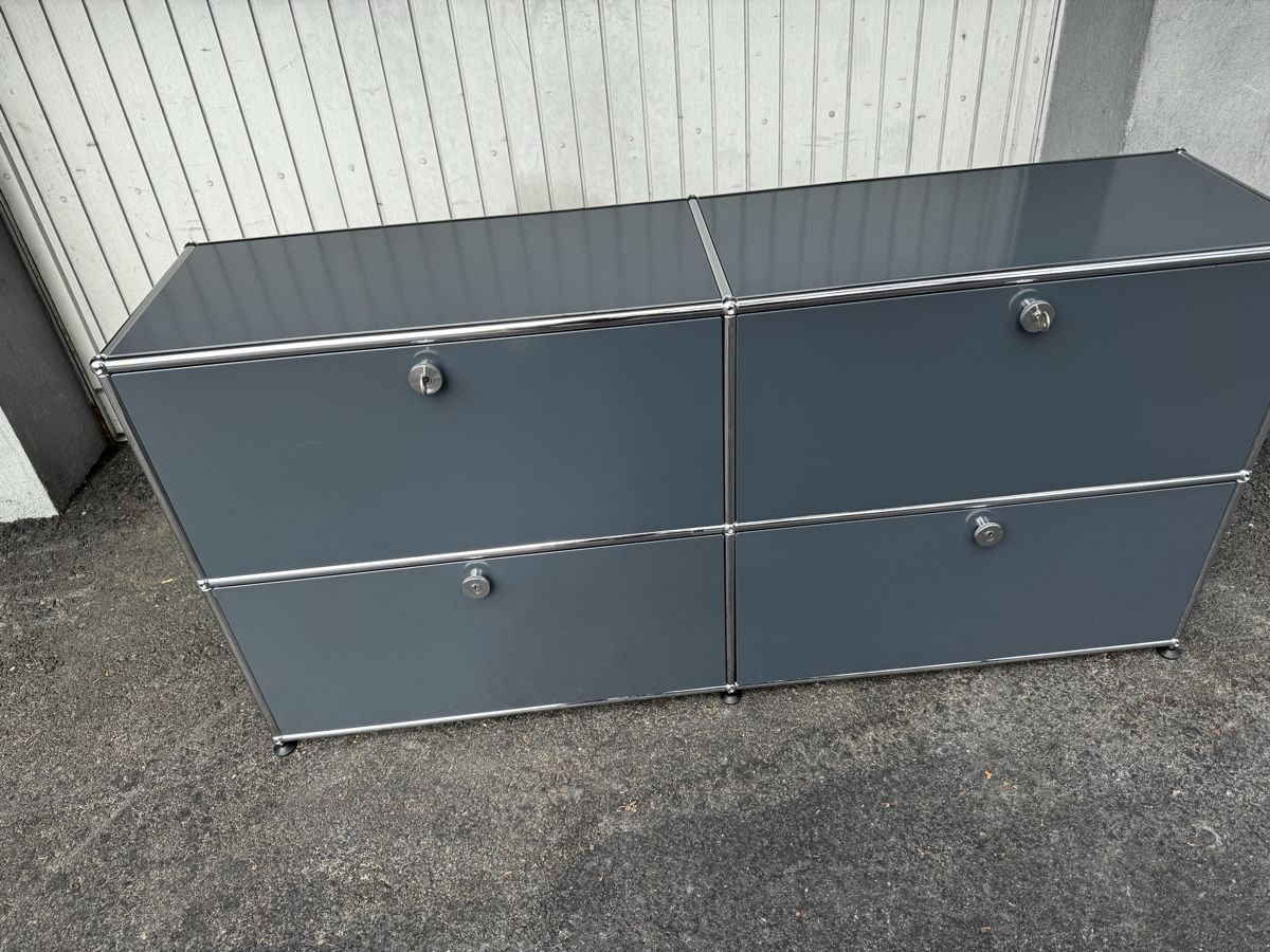 Regale: USM Haller Sideboard Anthrazitgrau mit 2 klappen 2 Auszug – Gebraucht aus zürich von Mito3