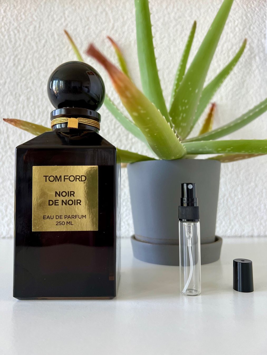 Tom Ford Profumi & Eau de Toilette: Tom Ford Noir de Noir EdP 5ml Abfüllung – Nuovo (secondo la descrizione) da St. Gallen venduto da Marcus1996