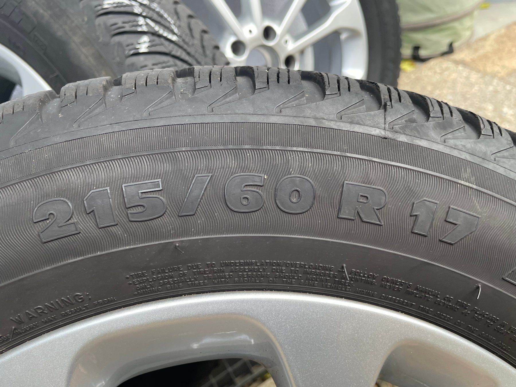 Mercedes-Benz Pneumatici & Ruote complete: Mercedes Komplett-Winterräder – Usato da Buckten venduto da Mrct 2