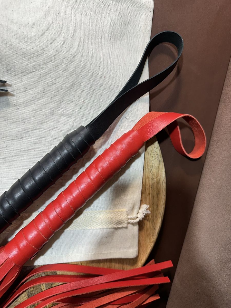 Altro in Accessori per animali: Handgefertigter Leder-Flogger – Nuovo e nell'imballaggio originale da Mettmenstetten venduto da vad_57p2 9