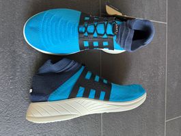 Leichte und bequeme UYN Laufschuhe Herren neu mit Etikett