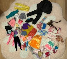 lot des Habits Barbie Vintage