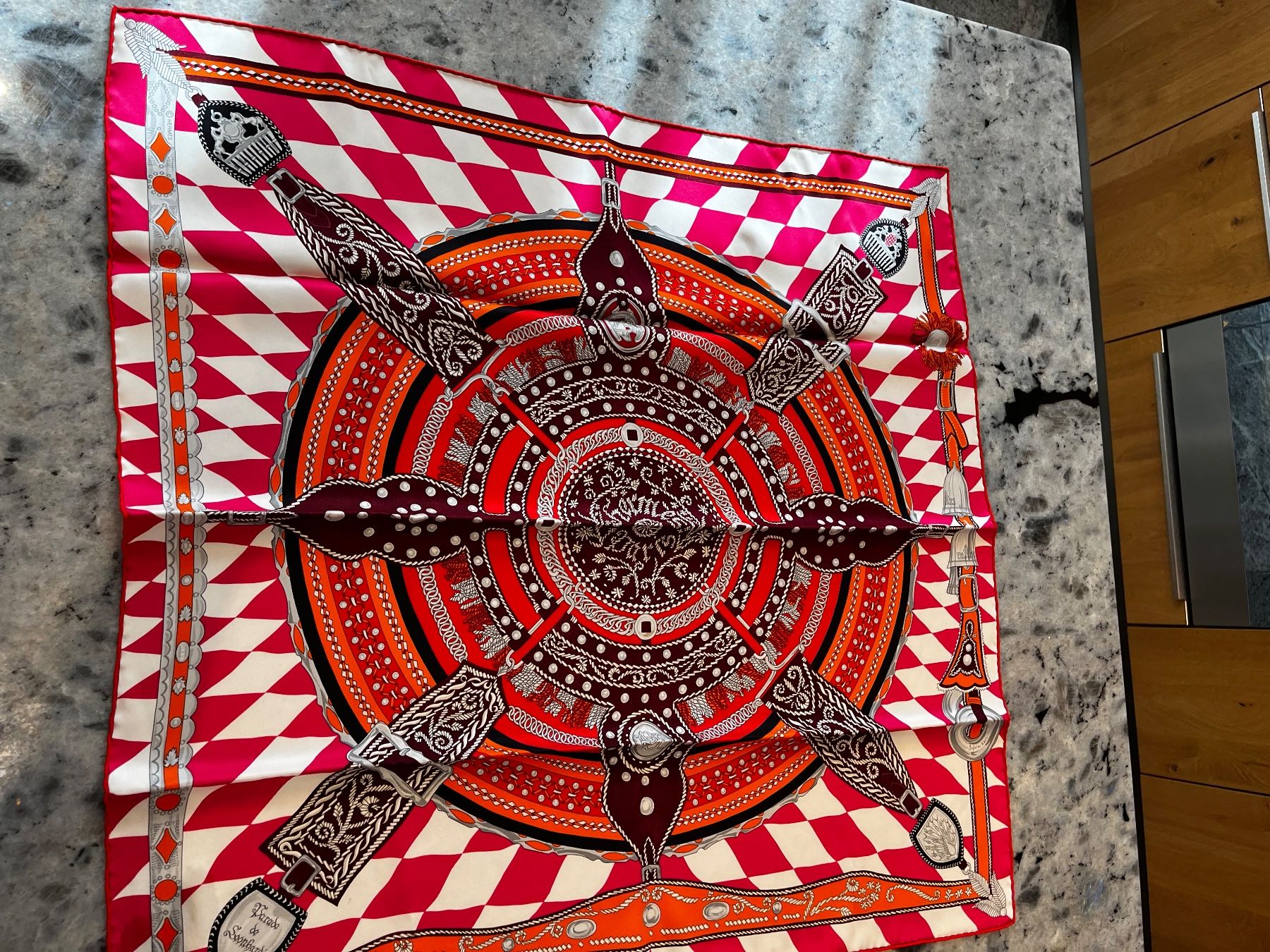 Hermès Foulards, Tücher & Schals: Parade de Leonhardi – Gebraucht aus Bevaix von Kintsugi