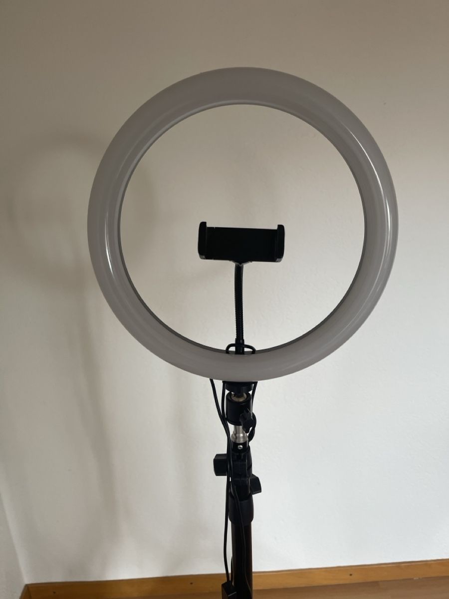 Lampade: LED Ringleuchte mit Stativ – Nuovo (secondo la descrizione) da Olten venduto da Jotoseta 1