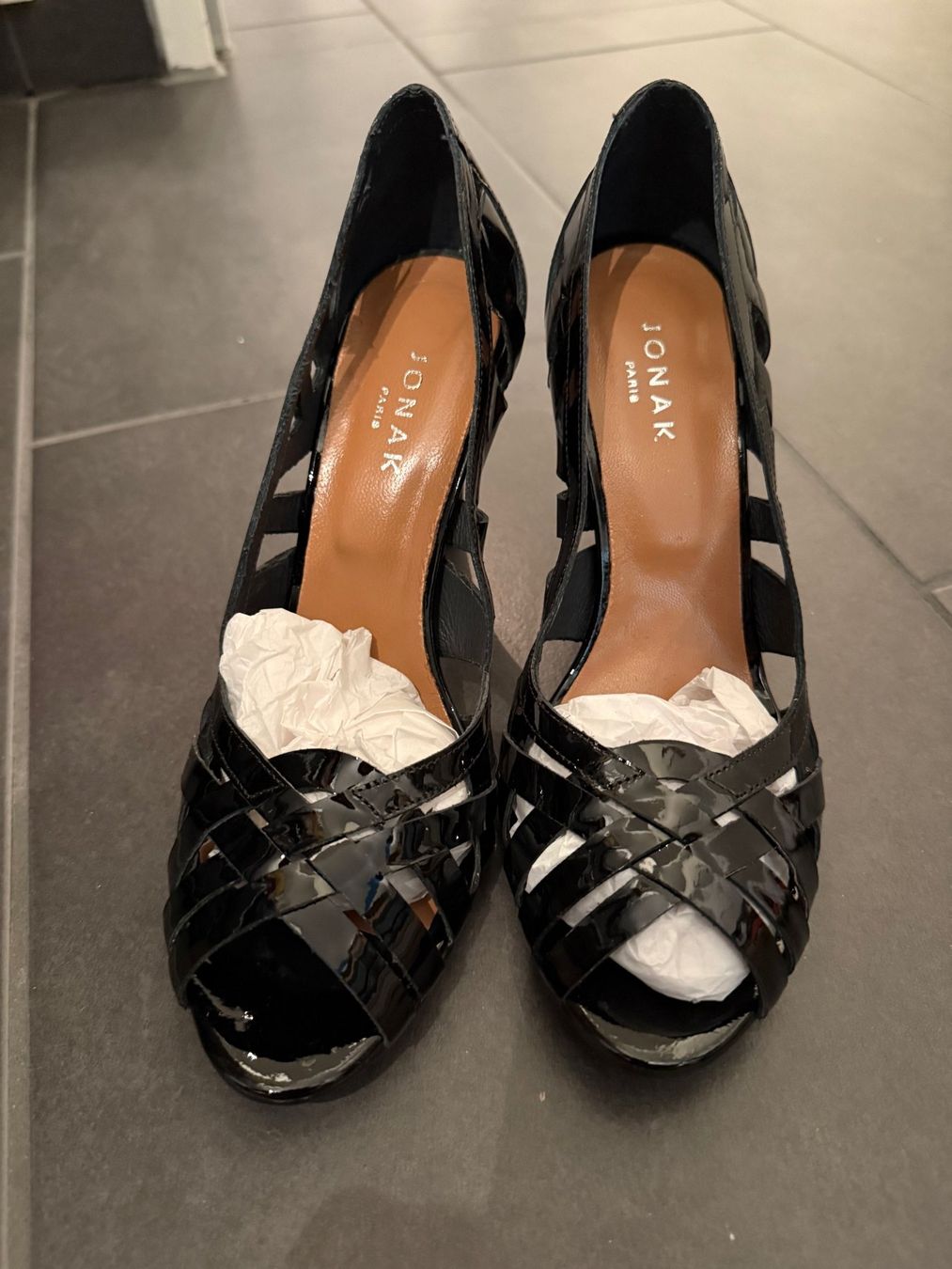 Jonak Scarpe da donna: JONAK Pumps Djeny, Lackleder, Grösse 40 – Nuovo (secondo la descrizione) da Wittinsburg venduto da redrose296 1