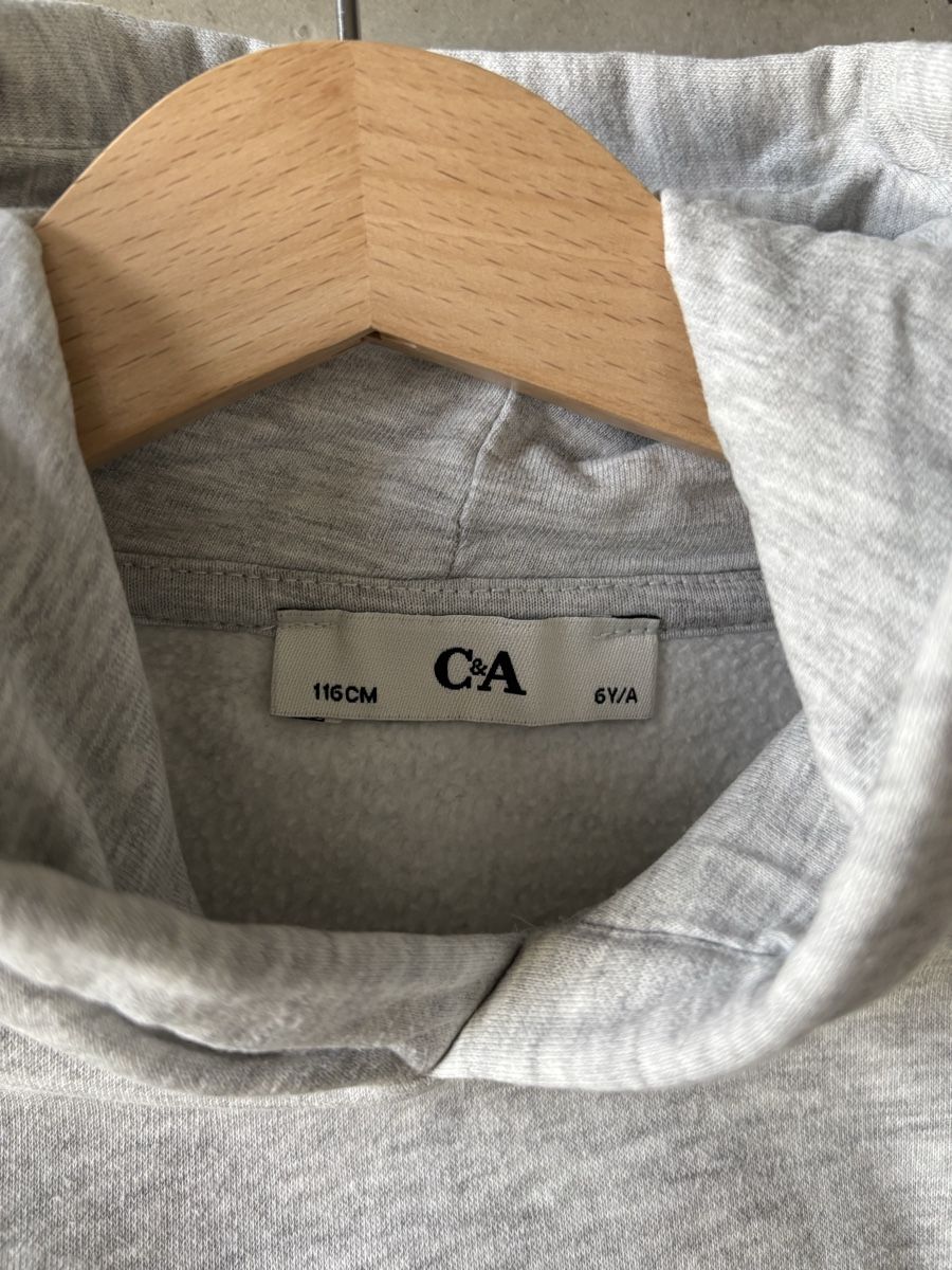 C&A Maglioni & Felpe: C&A Hoodie grau 116 warm Pullover – Usato da Rebstein venduto da wendy321meins 1