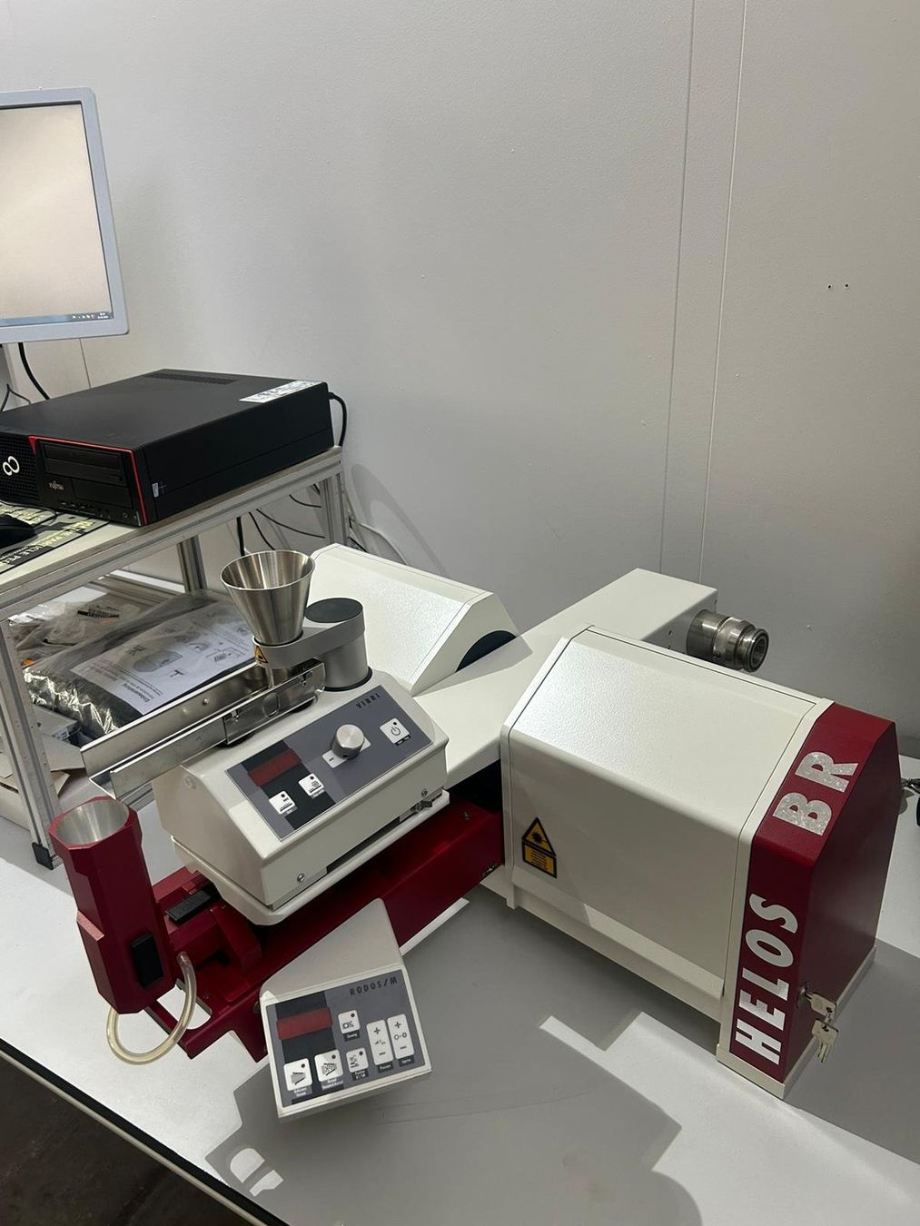 Accessori da laboratorio: Sympatec Helos particle size analyzer – Usato da Niederdorf venduto da LeptonAG_Labor 5
