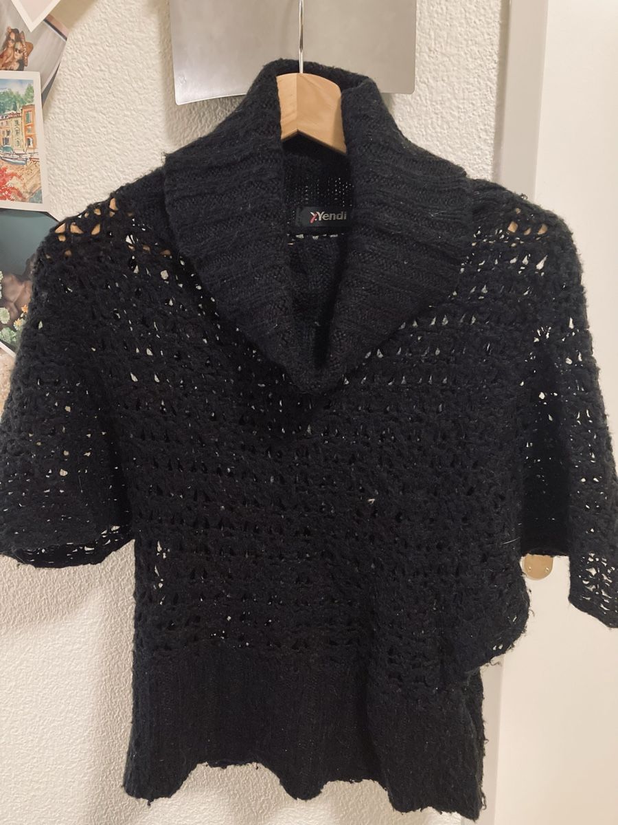 Maglioni & Felpe: Poncho – Usato da Urtenen-Schönbühl venduto da alessibas