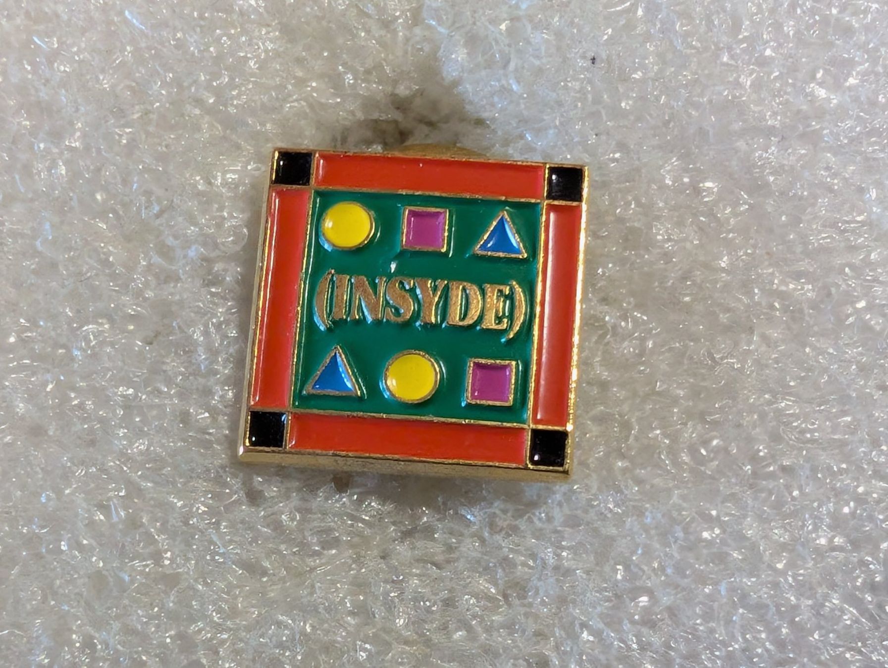 Placchette & Badge: Ansteckpin 116: Insyde – Usato da Oppligen venduto da Pin-Fall-Shop