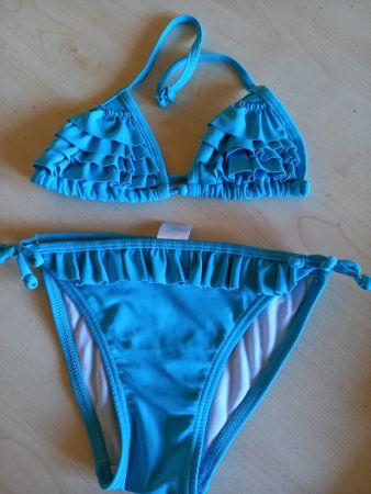 Mädchen Badeanzug+ Bikini  Gr. 104