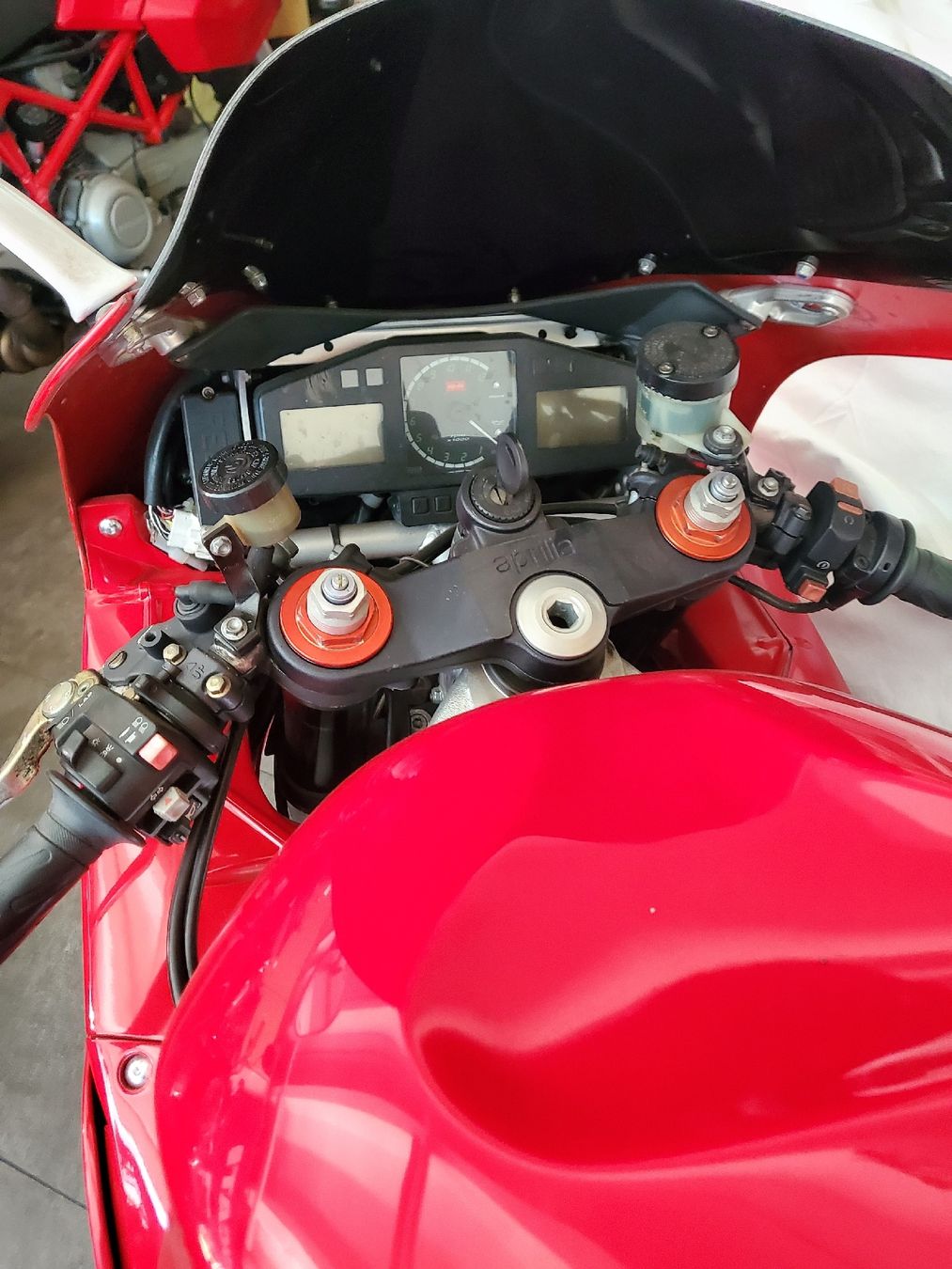 Aprilia Strada: Aprilia RSV 1000 – Usato da Lugano venduto da Bernardino04