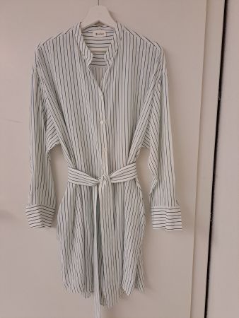 Lilysilk Seide Nadelstreifen-Hemdblusenkleid mit Gürtel L-42