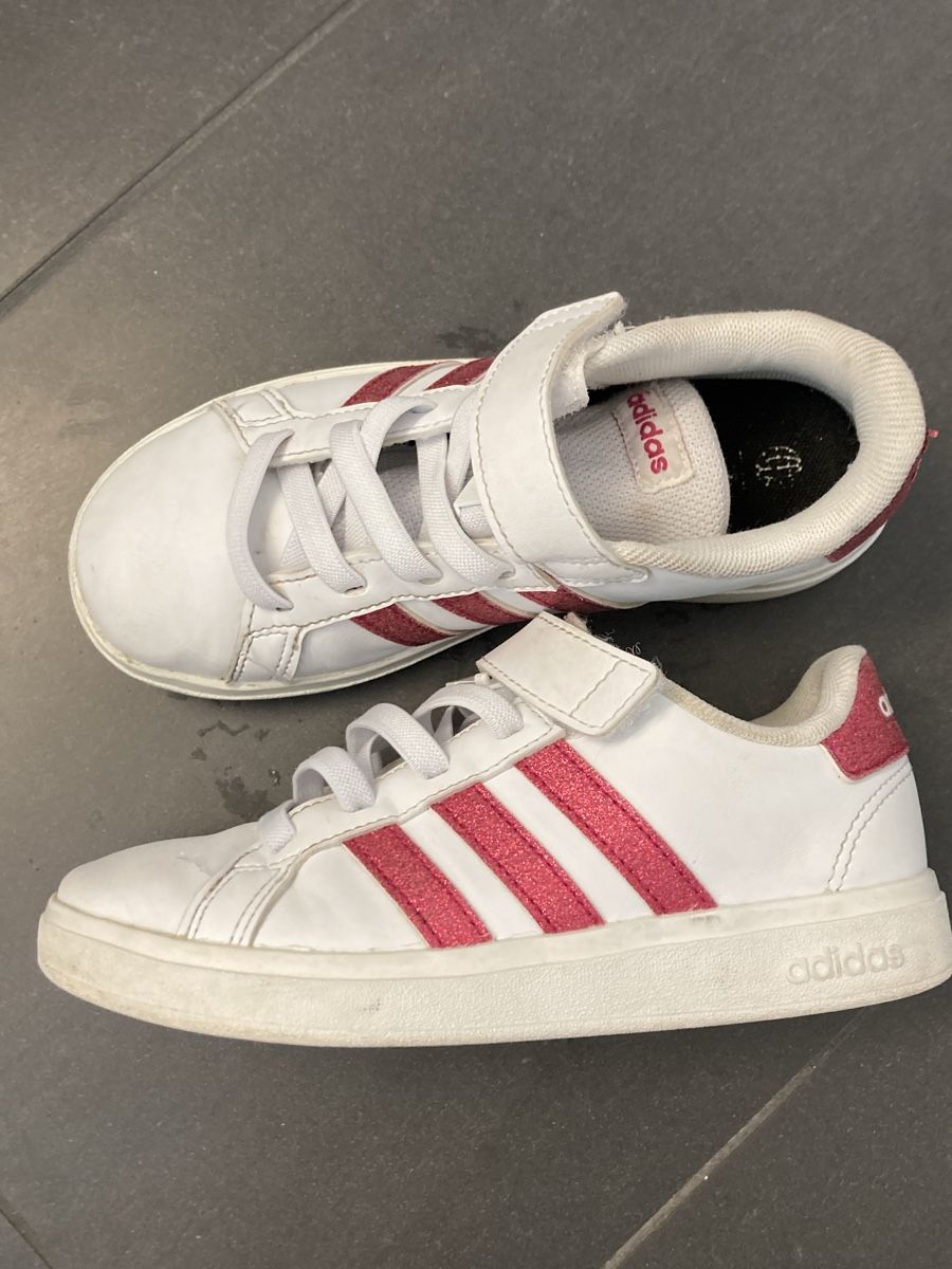 Scarpe per ragazze: Adidas Sneaker – Usato da Wetzikon ZH venduto da Geri73