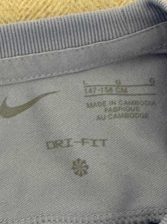 Nike Lotti & Set di vestiti: Ensemble sport Nike 158 – Usato da Blonay venduto da IGORN 1