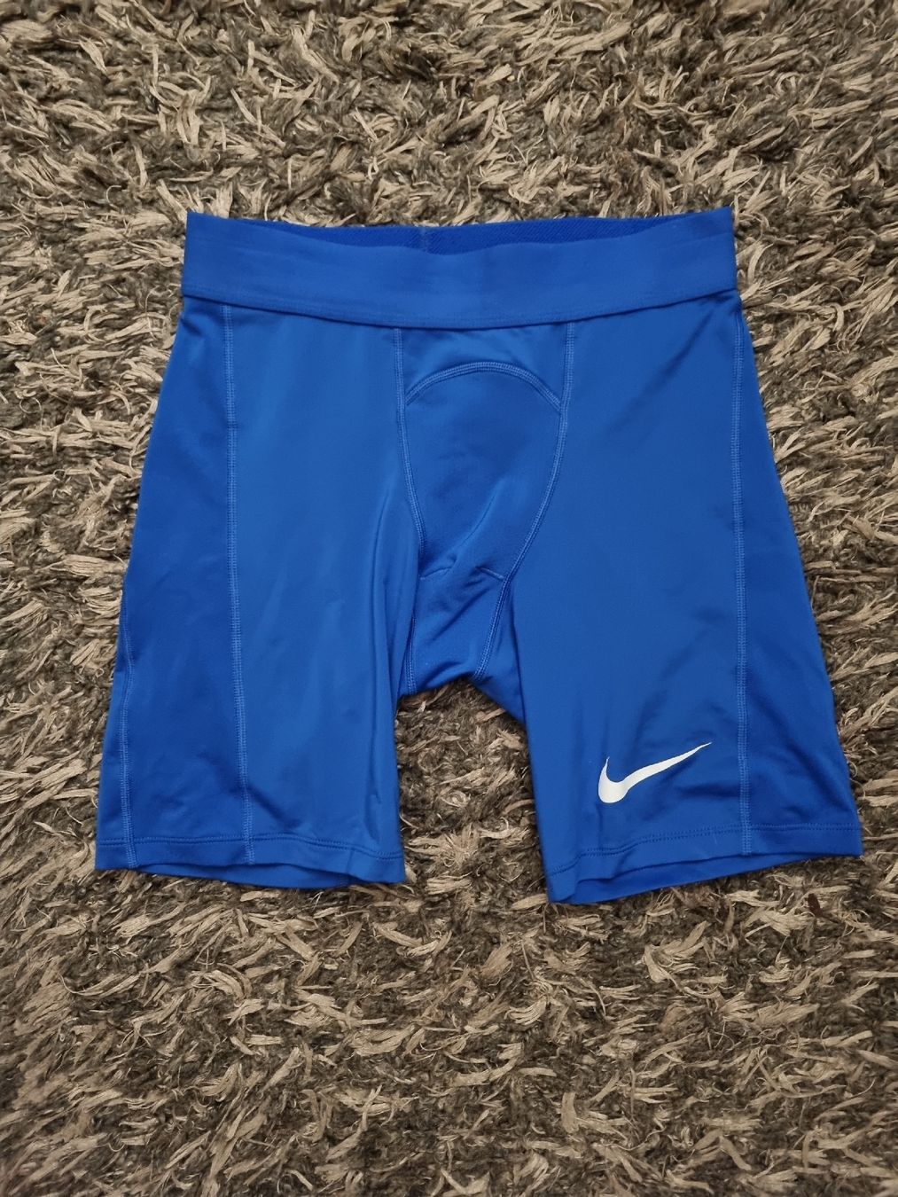 Nike Pantaloni: Nike Thermo Hose Gr.M – Nuovo (secondo la descrizione) da Emmenbrücke venduto da TopGato