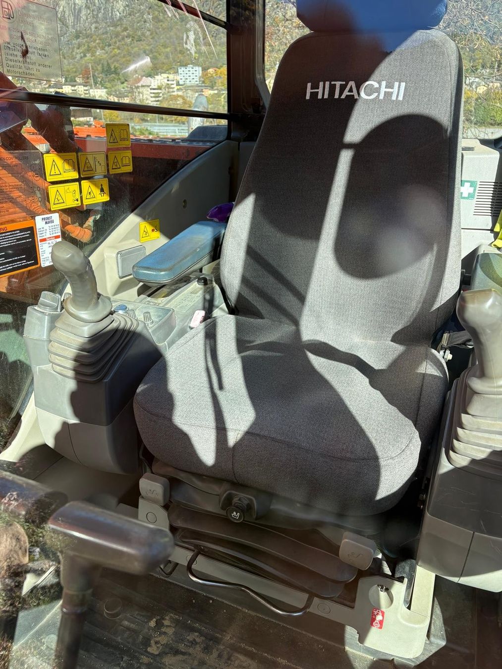 Hitachi Escavatori: Hitachi 240 – Usato da Giornico venduto da dio_zn5d 5
