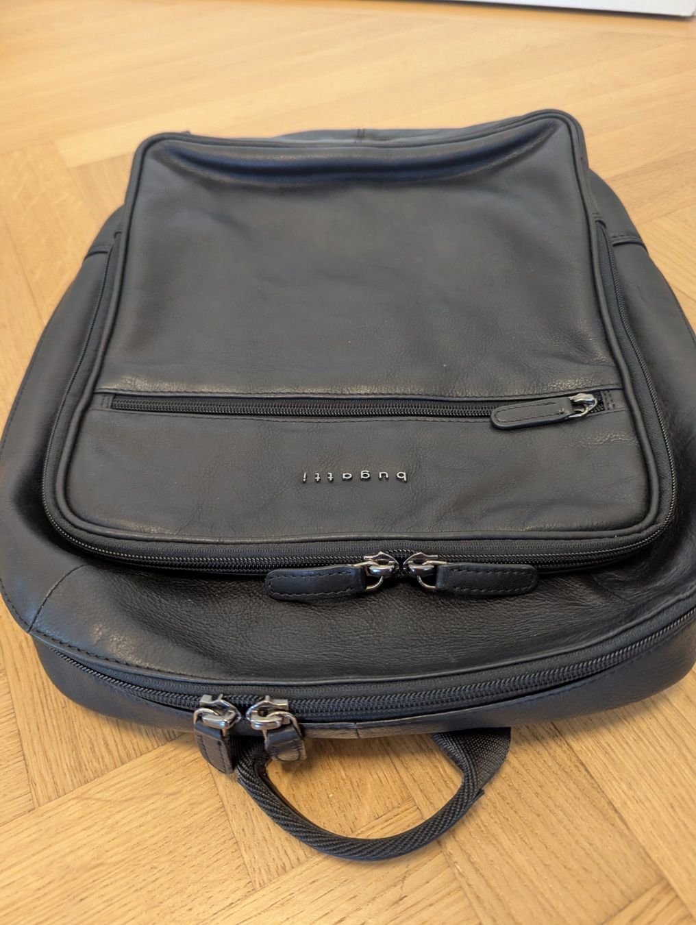 Bugatti Rucksäcke: Black leather backpack bugatti – Gebraucht aus Zürich von icecream 1