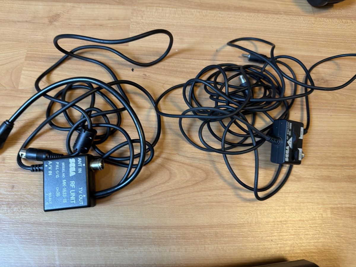 Sega Consoles: Sega Mega Drive l Komsole mit Spielen – D'occasion à Henau par Lenko01 4