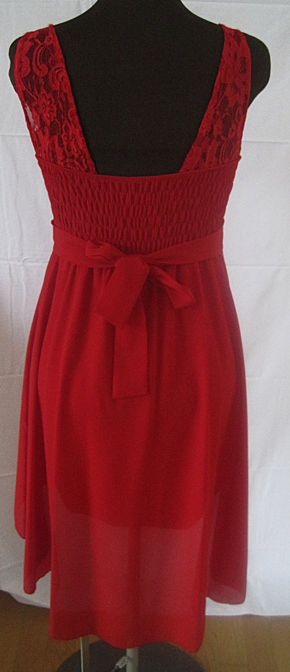 Kleider: Verspieltes rotes Chiffonkleid mit Strass & Schleifendetail – Gebraucht aus Rickenbach Sulz von Sodeli23 3
