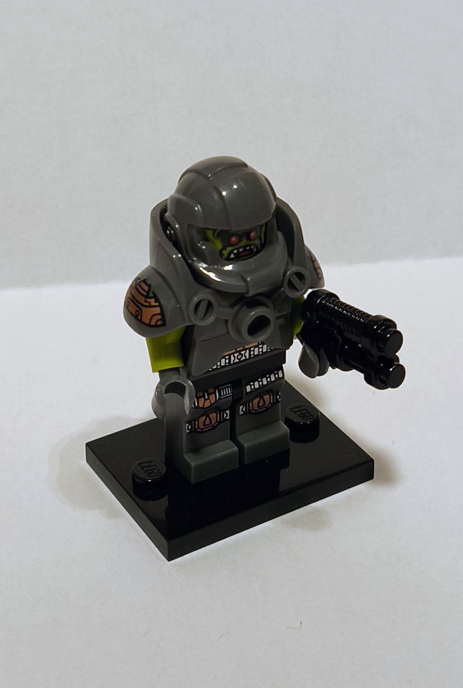 Lego Kit di costruzioni: Lego Minifigures Serie 9 Alien Krieger – Usato da Muri AG venduto da Kramsi