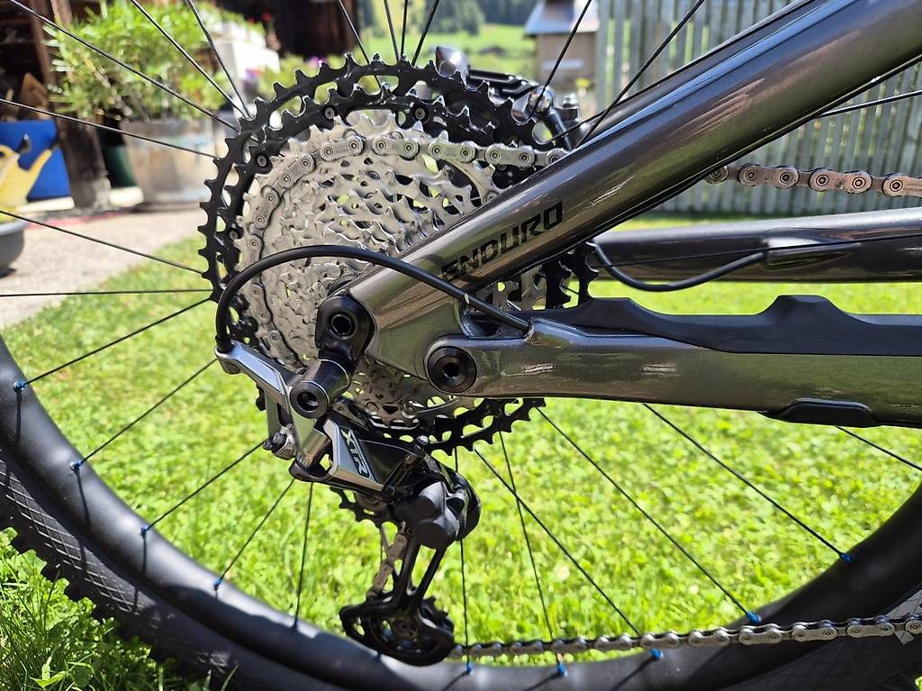 Specialized Velos: Specialized Enduro Custom, Top Bike – Gebraucht aus Gstaad von rha_2xfh 4