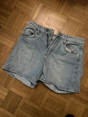 Pull&Bear Jeans Shorts, hellblau, Gr. 36, Top Zustand!