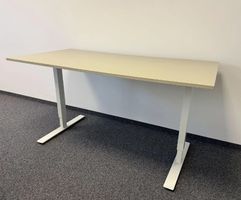 IKEA Bürotisch – manuell höhenverstellbar