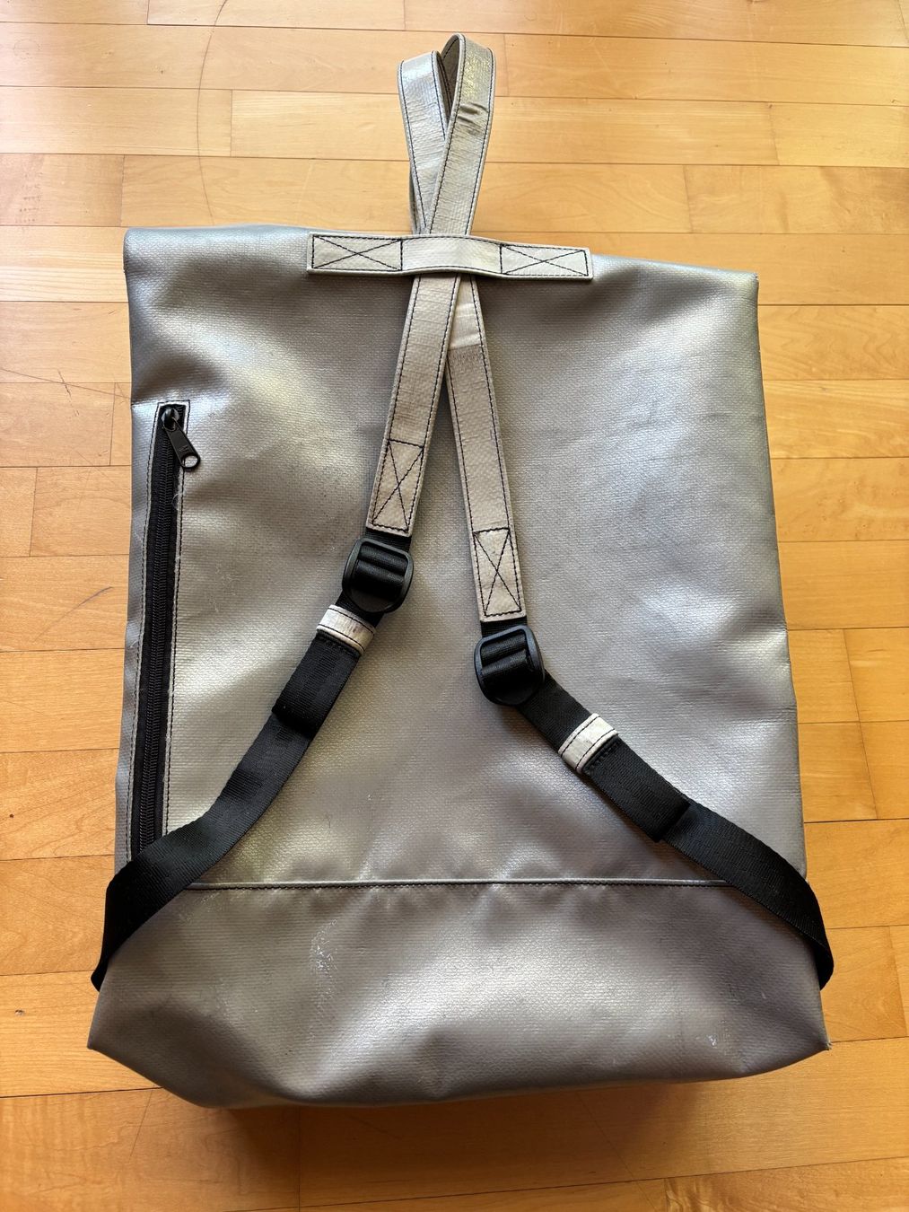 Freitag Zaini: Freitag Rucksack, Kowalski F253, Farbe silver – Usato da Winterthur venduto da ruespi 1