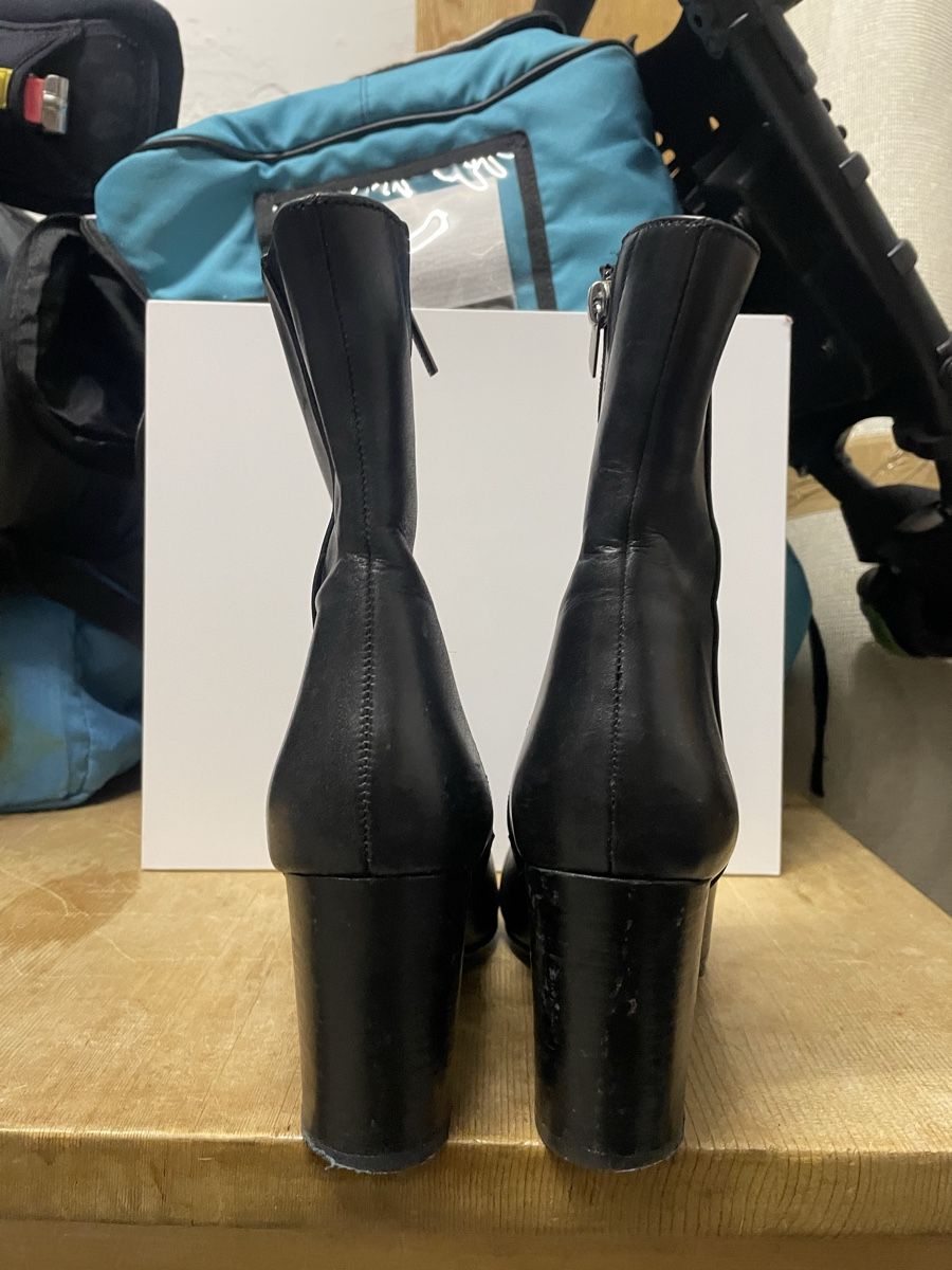 Benetton Scarpe da donna: Black Leather Benetton Boots Size 39  – Usato da Zürich venduto da Malwa 2