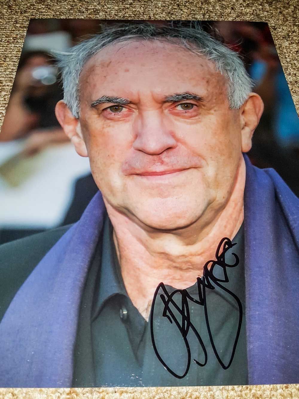 Autografi: Jonathan Pryce - Autogramm auf Foto – Usato da Kaisten venduto da Simpsons4
