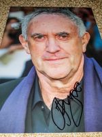 Jonathan Pryce - Autogramm auf Foto