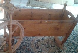 Antike Holz-Wiege – für Blumentöpfe und als Weihnachtsdeko