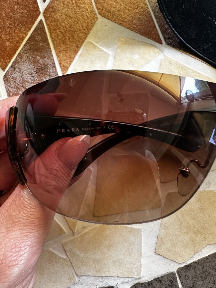 Prada Occhiali & Lenti: Sonnenbrille Prada – Usato da Aesch BL venduto da Lidac 7