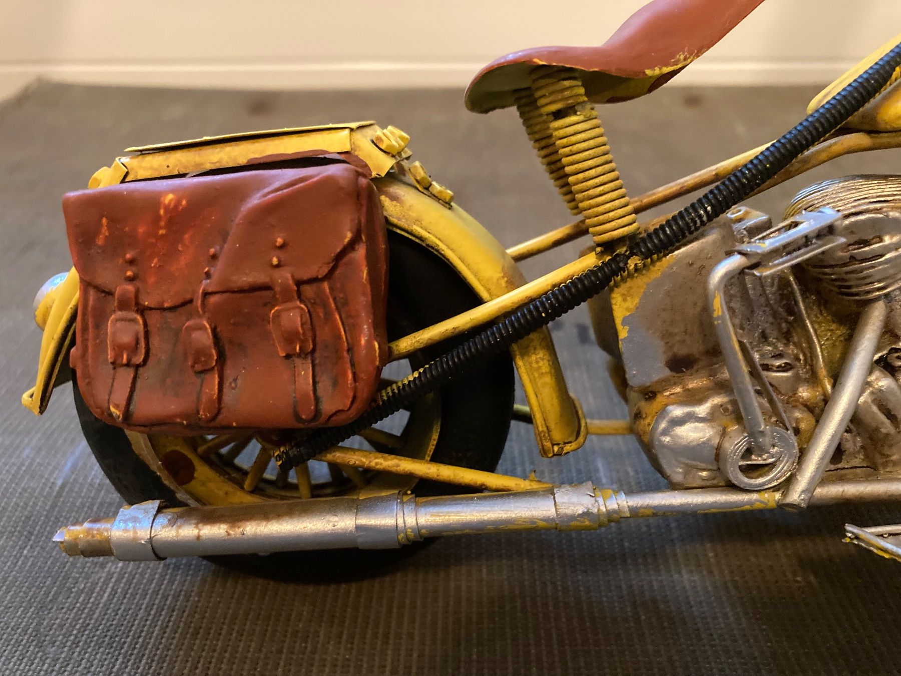 Kit di modellismo & Modellini statici: Harleymodell aus massivem Material – Nuovo e nell'imballaggio originale da Wildegg venduto da Rider59 4