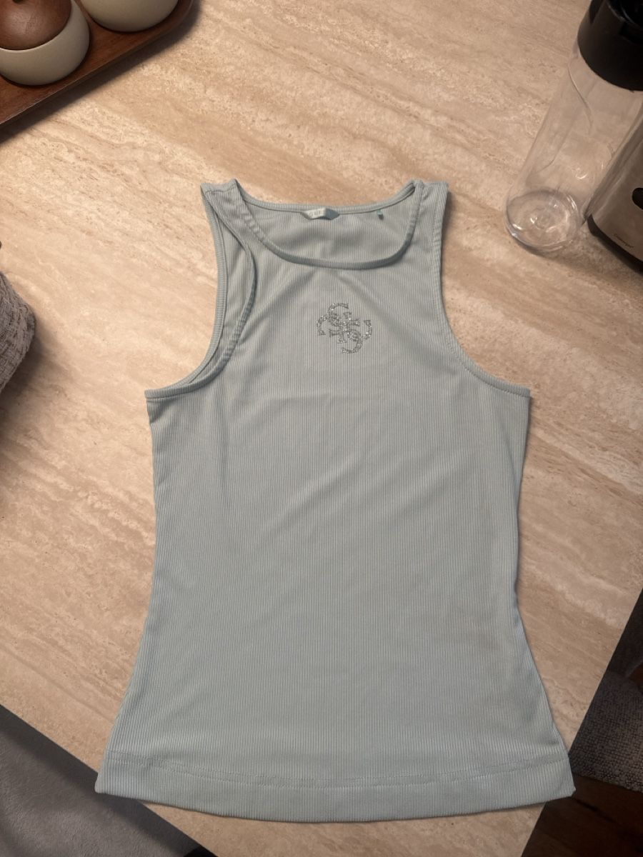 Guess Tops: Guess Oberteil  – Gebraucht aus Bern von mat_mw9v