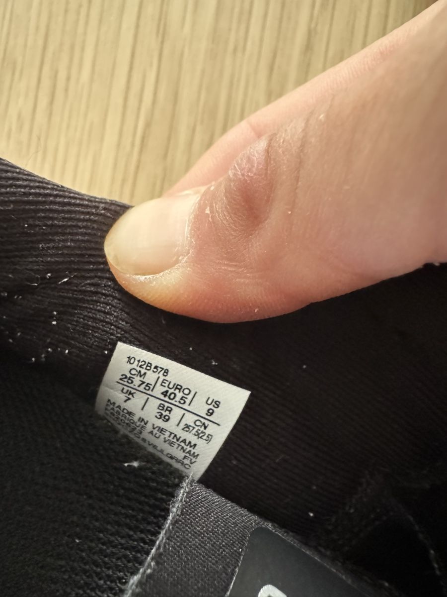 Asics Scarpe da donna: Asics GT-2000 Schuhe gr 40,5 – Usato da Bünzen venduto da Magdalena.K 4