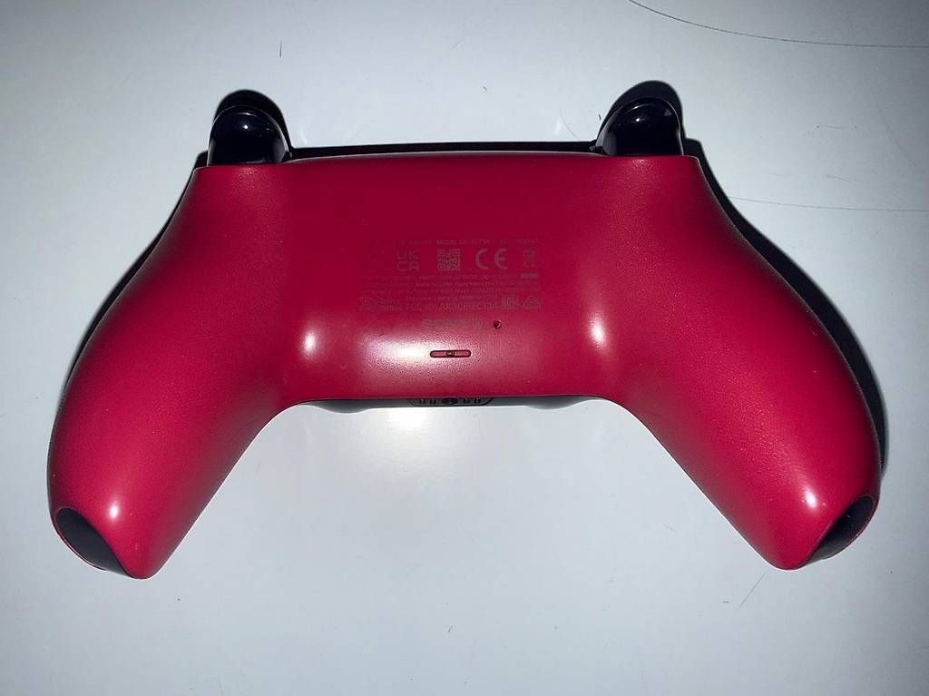 Controller: Controller PS5 DualSense rosso. – Usato da Balerna venduto da cala5 2