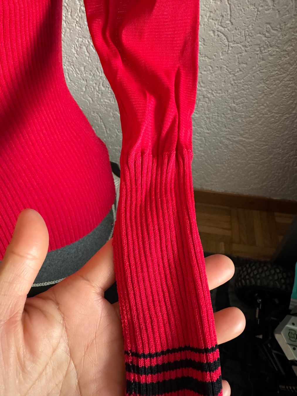 Maglioni & Felpe: Roter Pulli Pullover mit Rüschen Top Zustand Gr XS Frühling – Usato da Frenkendorf venduto da Style365 5