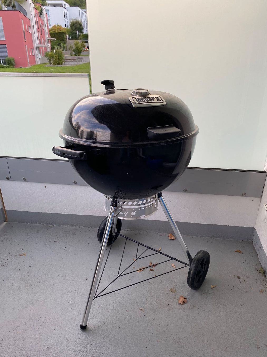 Weber Griglie: Weber Master-Touch Kugelgrill Holzkohlegrill – Usato da Adliswil venduto da aya_gj2f