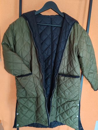 Mädchenjacke, dünnwattiert, reversible(Zara)