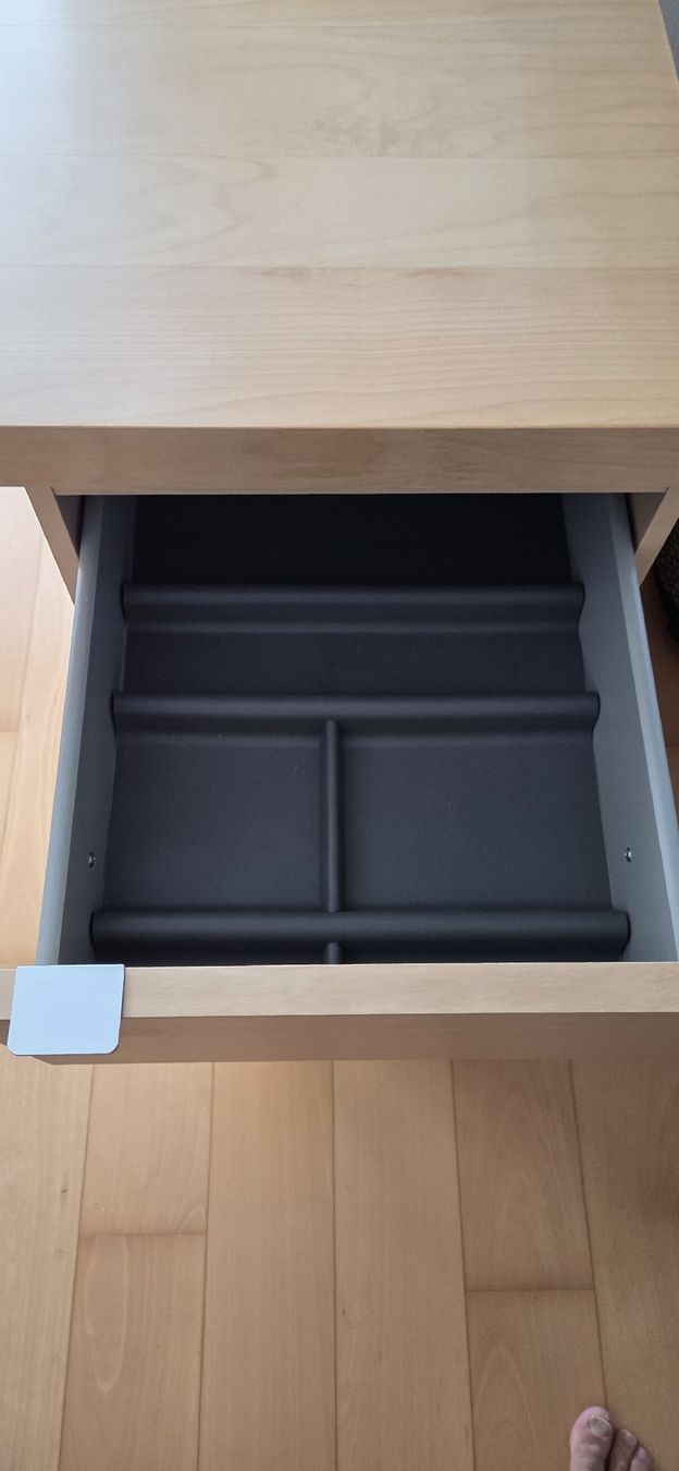 Ikea Scrivanie: Ikea Bürotisch – Usato da Henggart venduto da Ollllley 2