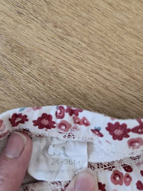 Pantaloni: 2 Hosen Gr. 98 C&A – Usato da Algetshausen venduto da Martina89 1