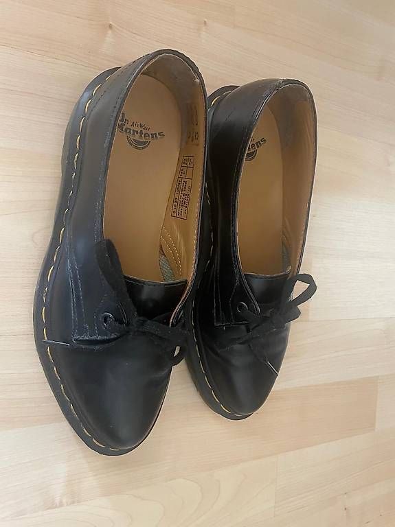 Dr. Martens Scarpe da donna: Dr Martens Halbschuh aus Leder Gr 37 – Usato da Bern venduto da urs_jsz5