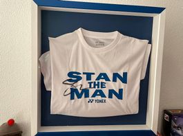 Quadro con maglia firmata da Stan Wawrinka