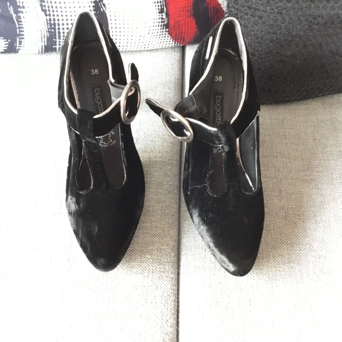 Bugatti Scarpe da donna: Escarpins BUGATTI 38 🖤 – Usato da Fribourg venduto da ficelle_de_luge