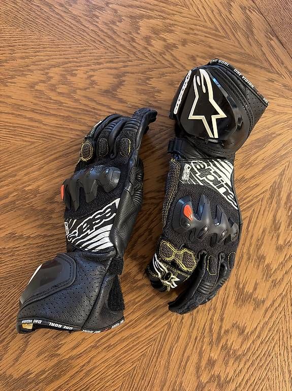 Alpinestars Guanti & manicotti: Alpinestars Motorrad Handschuhe M – Usato da Sumiswald venduto da MFMF02